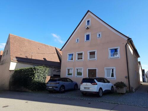 Foto - Historisches Altstadt-Haus mit Nebengebäuden in Wemding