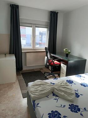 Foto - schönes helles zimmer - 300,00&nbsp;EUR Kaltmiete, ca.&nbsp; 14,00&nbsp;m&sup2;