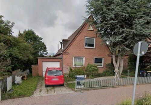 Foto - Altbau mit Hafenblick und Ausbaureserve