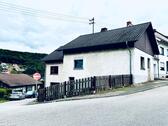Foto - Freistehendes Ein-Zweifamilienhaus in Schmelz-Limbach - Potential