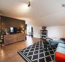 **Über den Dächern wohnen: stilvolle Dachgeschosswohnung in Toplage zu vermieten** - Cloppenburg