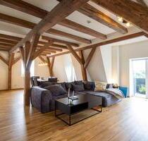 Exklusive 3-Zimmer-Maisonette-Wohnung mit Balkon und 2 Parkplätze - Barmstedt