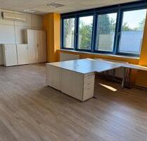 Moderne und lichtdurchflutete Büro- oder Praxisfläche zu vermieten - Erkner