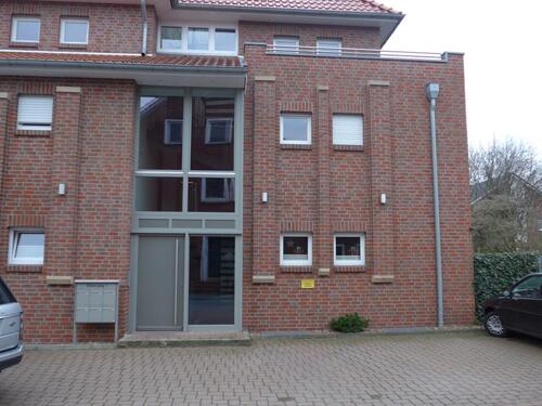 Foto - 2 Zimmer 1. OG; 57qm; Einbauküche; zentrale Lage Krankenhaus