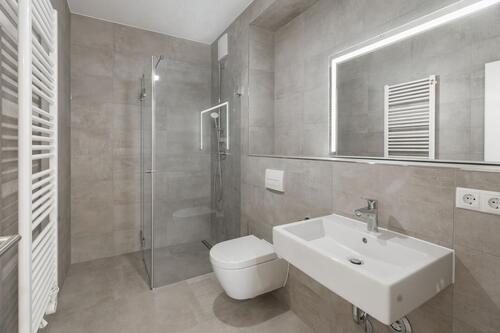 Foto - ERSTBEZUG! Schöne 2-Zi.-Whg. mit Einbauküche & Terrasse