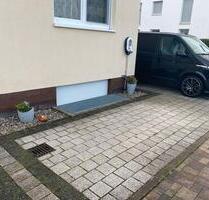 Stellplatz Parkplatz PKW auch für E-Auto - March