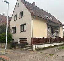 3 Zimmer Erdgeschosswohnung mit Garten in einem Zweifamilienhaus - Lehrte