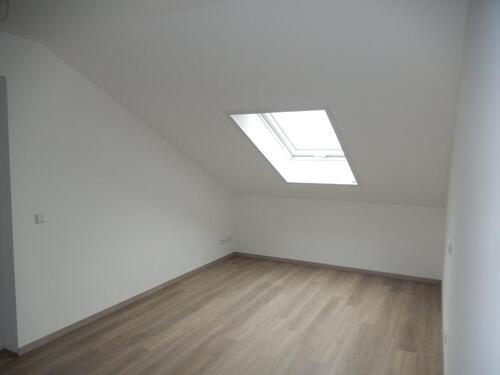 Foto - 4 Zimmer Dachgeschoßwohnung zur Miete in Straubenhardt