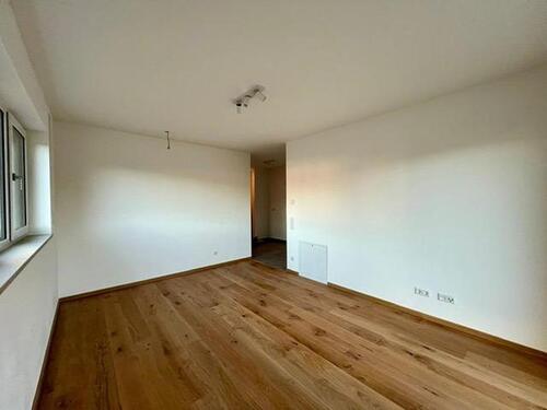 Foto - Wunderschöne Neubau 2 ZW EBK TG-Stellplatz und Balkon!