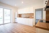 Foto - Kernsanierte 3,5-Zi.-EG-Wohnung mit großem Garten und Einbauküche