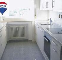 Helle 2-Zimmer Wohnung mit Balkon und toller Aussicht im 5.OG in Mehrfamilienhaus - Hemmingen