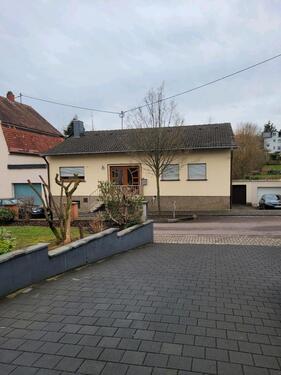 Foto - Einfamilienhaus mit Einliegerwohnung in Heusweiler