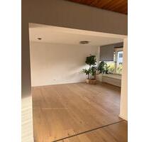 Großzügig wohnen im Grünen – 4,5-Zimmer-Wohnung mit großem Balkon - Nürtingen