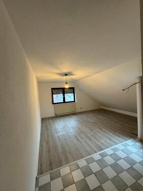 Foto - 1 Zimmer Dachgeschosse Wohnung - 670,00 EUR Kaltmiete,