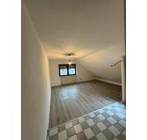 1 Zimmer Dachgeschosse Wohnung - 670,00 EUR Kaltmiete, in Magstadt (PLZ: 71106)