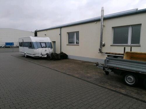 Foto - Stellplatz für Wohnwagen, Caravan, Wohnmobil, Camper, Anhänger