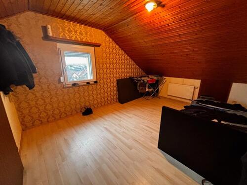 Foto - Vermiete 2 12 Zimmer DG-Wohnung in Kirchardt