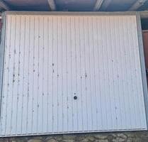 Garagen Tor mit Motor und Fernbedienung - An der Schmücke