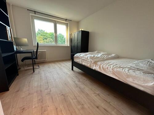 Foto - Möbliertes WG-Zimmer in sanierter Wohnung nahe S Friedrichsfelde