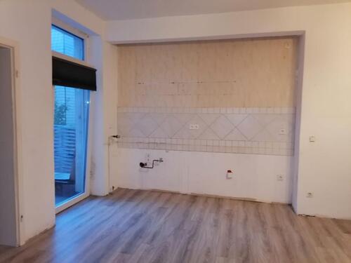 Foto - Tolle 3-Zi.-Whg. 67qm plus 44qm Dachterrasse zum Fertigrenovieren