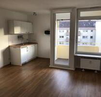 Lichtdurchflutete Wohnung mit Balkon und Einbauküche - Nürnberg Gaismannshof