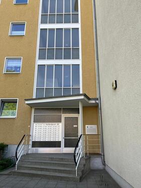 Foto - Ruhige sanierte 1-Zimmer-Wohnung mit Balkon nahe U6