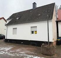 Freistehendes Einfamilienhaus mit Anbau und Garten - Bexbach