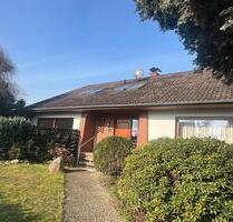 Freistehendes Ein- Zweifamilienhaus in Didderse