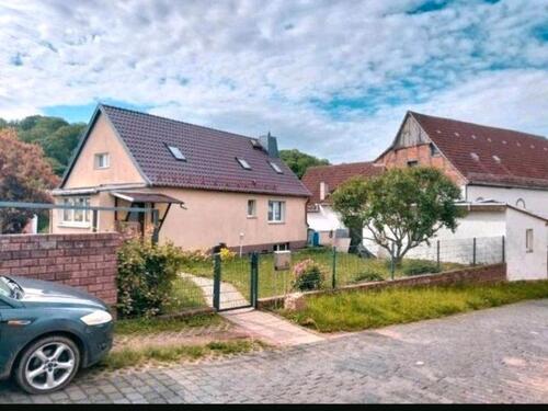 Foto - Haus Grundstück Garten Garagen Einfamilienhaus Mehrfamilienhaus