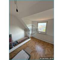 Dachgeschosswohnung, 3 Zimmer, in Renovierung. In Kürze - Wilhelmshaven Heppens
