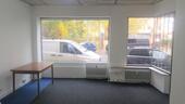 Foto - Büro mit großem Frontfenstern in zentraler Lage