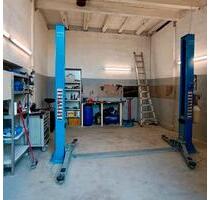 Top Lage! Hoppy Werkstatt mit Hebebühne & Zusatz-Werkzeug - Lahnau