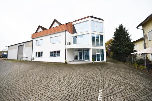 Foto - DIETZ: Bürohaus mit über 290m² Fläche im Gewerbegebiet zu vermieten! 40m² Dachterrasse!