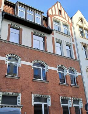 Foto - 3-Zimmer Altbau mit Terrasse - 285.000,00 EUR Kaufpreis, ca.  68,00 m²