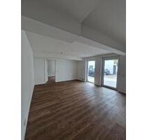 Kernsanierte 2-Zimmer-Wohnung mit großflächiger Terrasse inmitten von Köln-Braunsfeld!