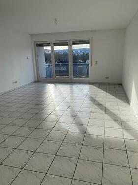 Foto - Schöne und helle 2-Zimmerwohnung mit EBK und großem Balkon