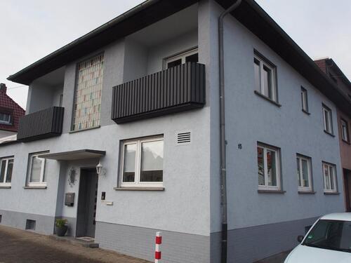 Foto - Schwetzingen, Heckerplatz, großes Einfamilienhaus