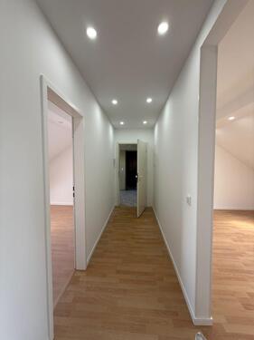 Foto - Sanierte DG-Wohnung in MG Geneicken – 45 m²