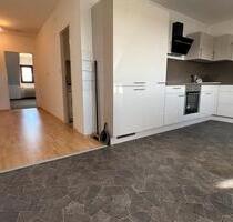 Helle 2-Zimmer-Wohnung mit Einbauküche und Inventar * zentral * - Gifhorn