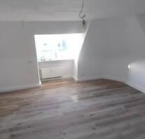 Schöne 3-Zi-Wohnung nach Komplettsanierung in zentraler Lage - Oberhausen Alstaden