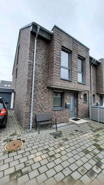 Foto - neuwertige Doppelhaushälfte mit 5 Zimmern in Monheim Baumberg