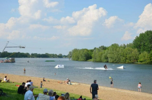 Foto - Sonnige Einzimmer Keller Hoff Grillpavillon