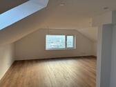 Foto - Kernsanierte 3-Zimmer Dachgeschosswohnung mit Gartenanteil