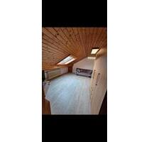 Gemütliche 2-Zimmer-Dachgeschosswohnung mit Einbauküche - Maulbronn