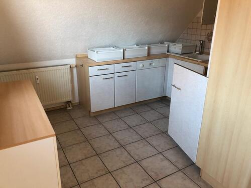 Foto - Gepflegte 3-Zimmer-DG-Wohnung mit Garage, Stellplatz und Keller