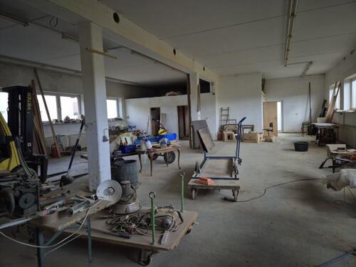 Foto - Lagerhalle zu vermieten komplett unterkellert zusammen ( 550m² )