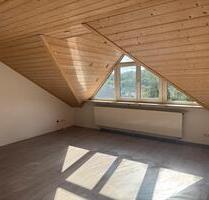 Große helle 5 Zimmer Wohnung OG zentral mit Garten - Nabburg