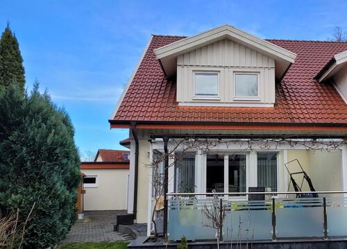 Foto - Gepflegtes Doppelhaus mit Garage in Herford.