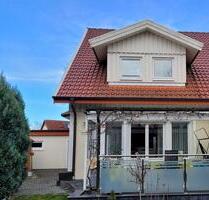 Gepflegtes Doppelhaus mit Garage in Herford.