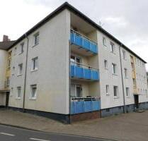 Renoviert und bezugsfertig... Schicke 2-Zimmerwohnung im EG mit Balkon zentral gelegen... - Krefeld Gellep-Stratum
